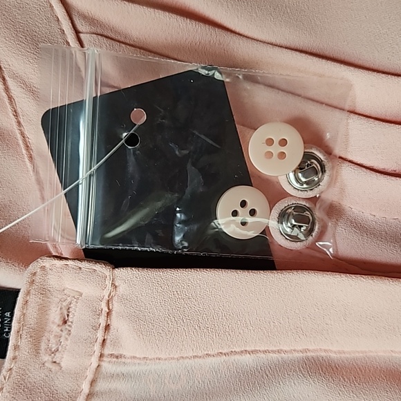 Torrid Pale Pink Georgette Pintuck Long Sleeve Flowy Blouse Size L/12 - Picture 11 of 14